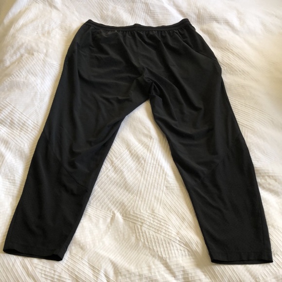 Women’s Nike 7/8 length Running Pants - Picture 5 of 9